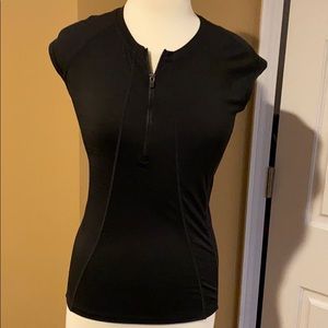 Sleeveless athletic top